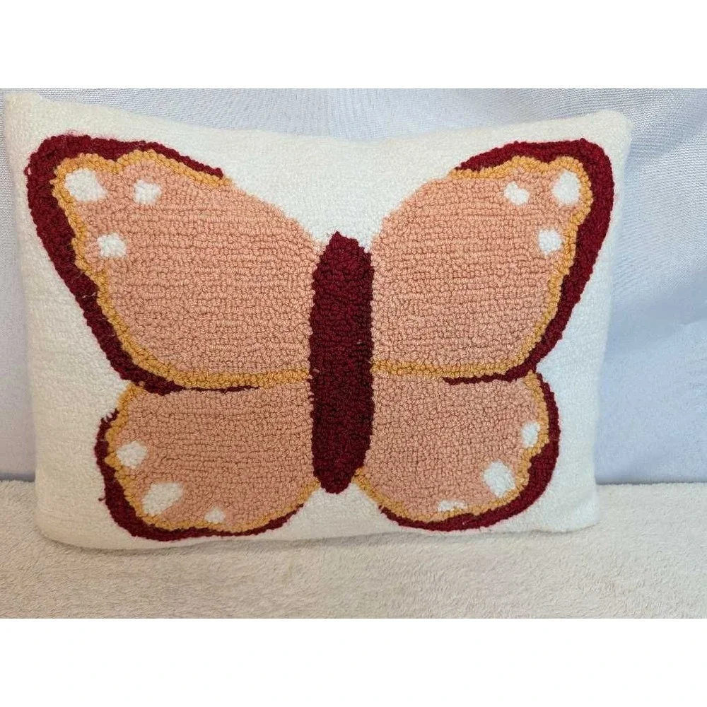 COLOR:White charming butterfly